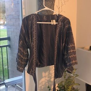 Wrap mid sleeve shirt